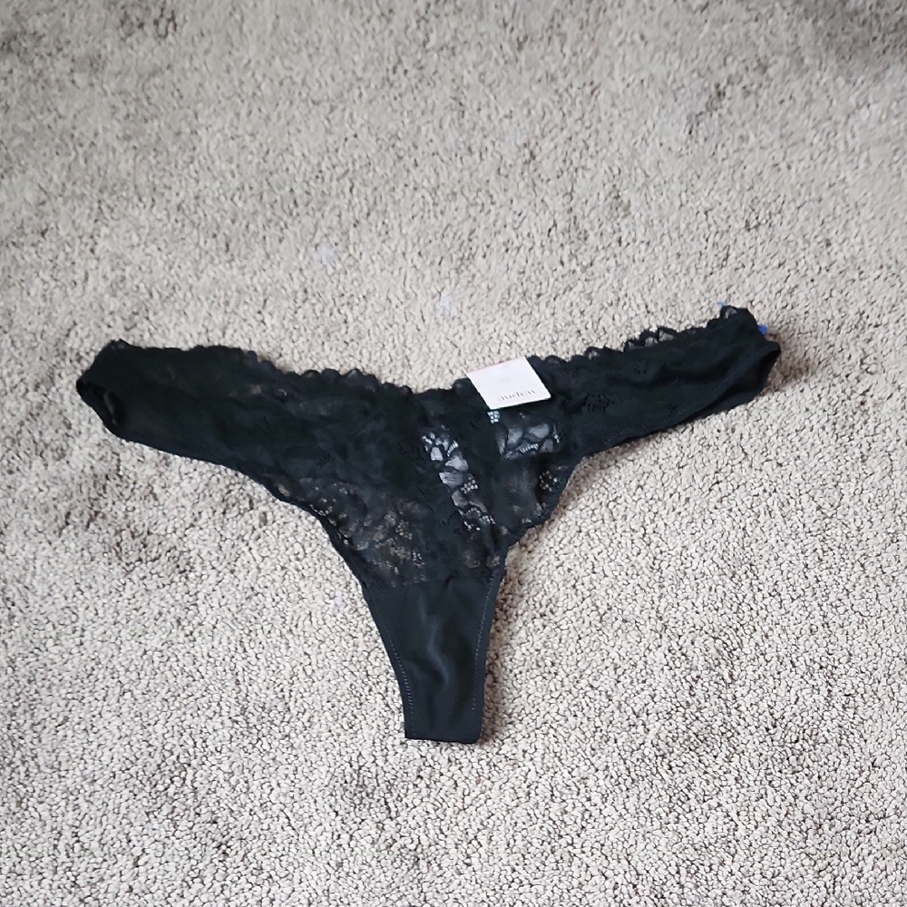 Auden Black Floral Lace Thong Panty SIZE L NWT